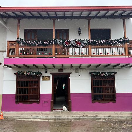 Hostal Famihotel Fundadores خاردين المظهر الخارجي الصورة