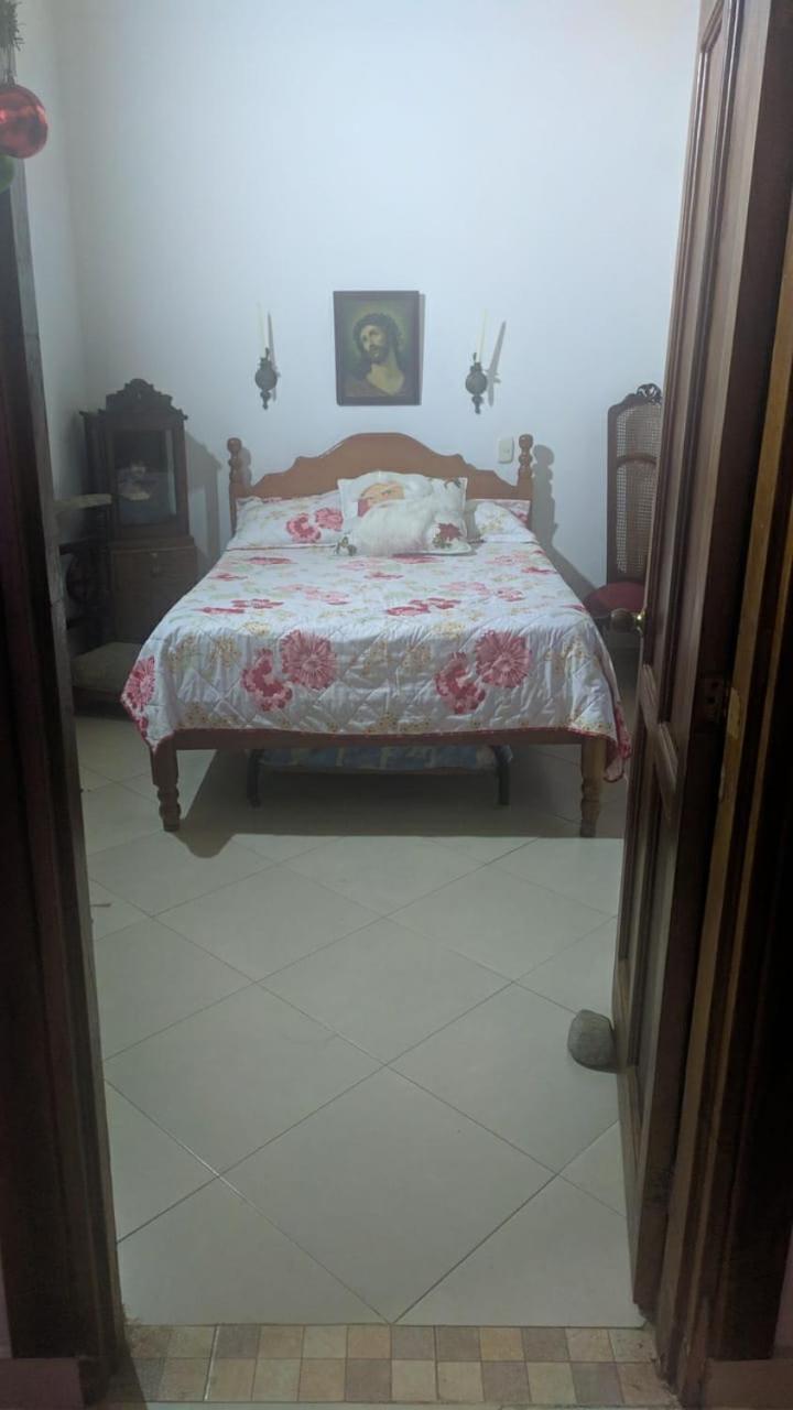 Hostal Famihotel Fundadores خاردين المظهر الخارجي الصورة