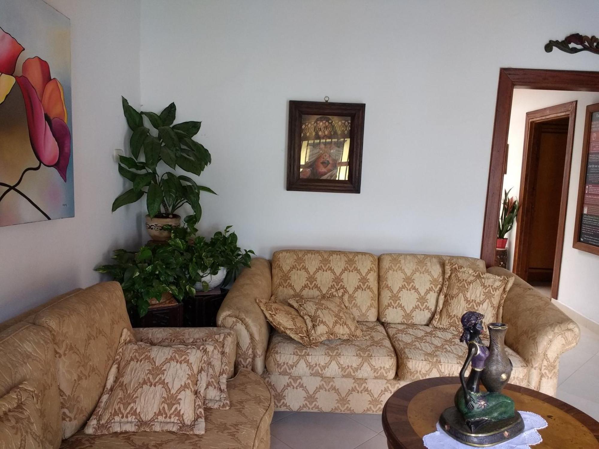 Hostal Famihotel Fundadores خاردين المظهر الخارجي الصورة