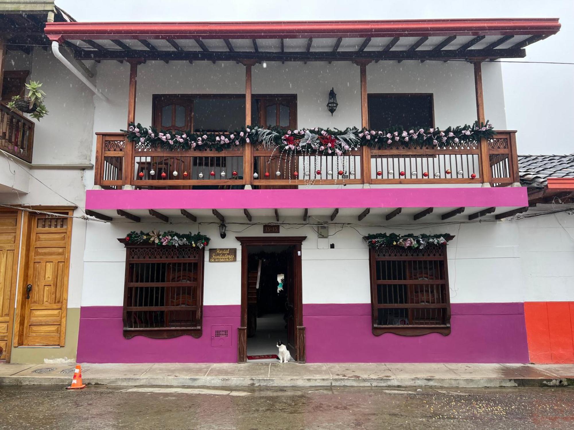 Hostal Famihotel Fundadores خاردين المظهر الخارجي الصورة