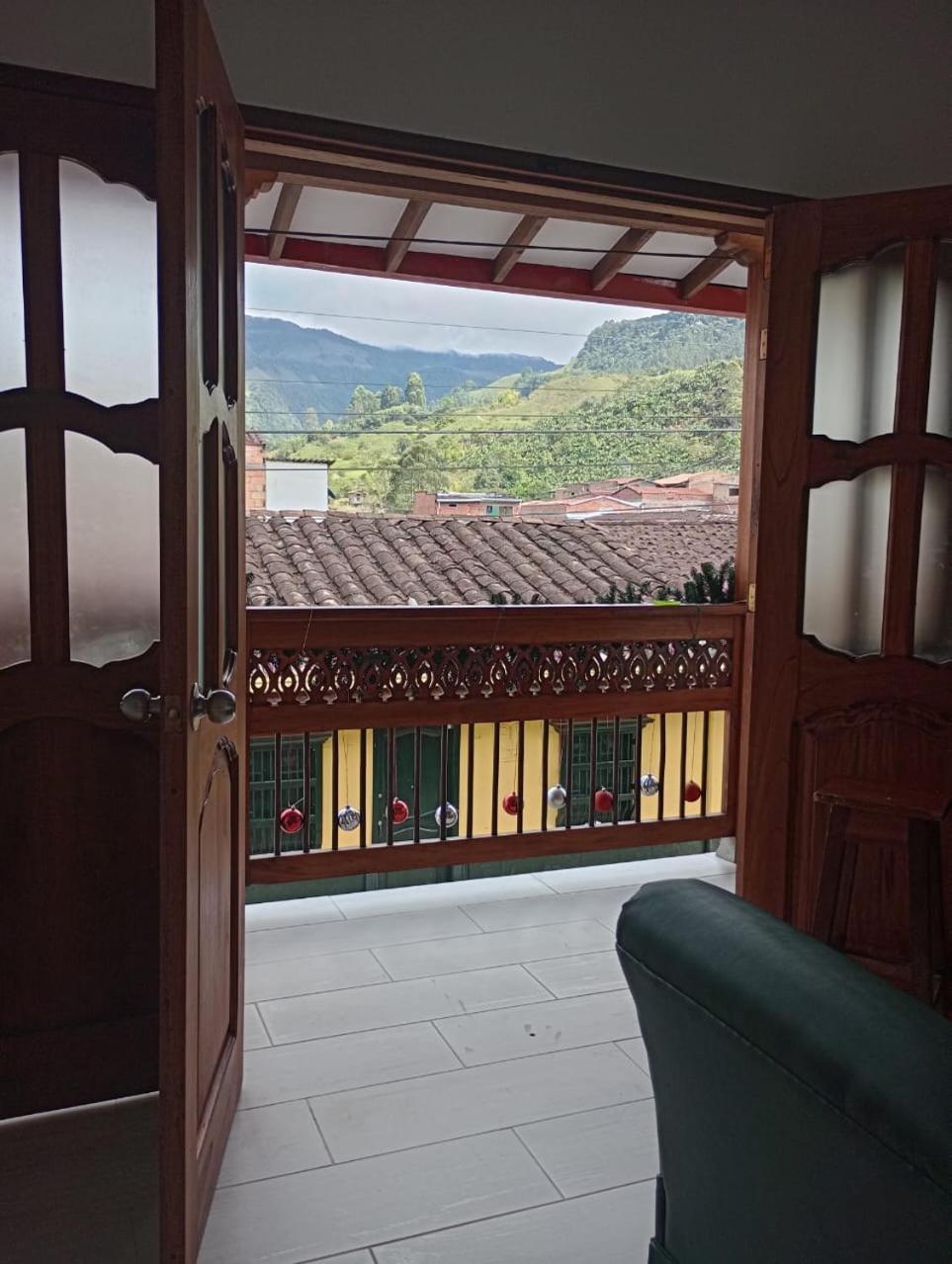 Hostal Famihotel Fundadores خاردين المظهر الخارجي الصورة