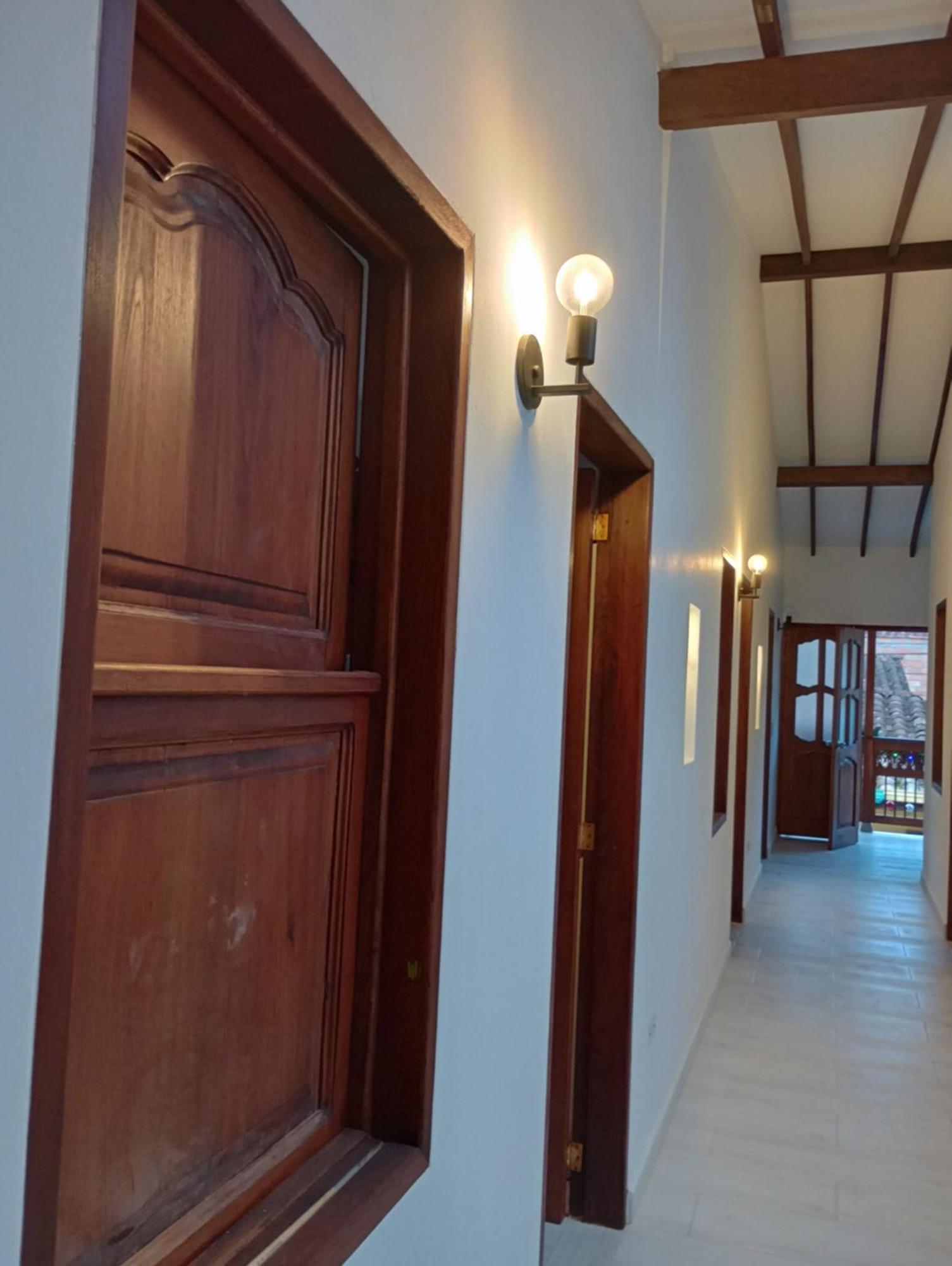 Hostal Famihotel Fundadores خاردين المظهر الخارجي الصورة