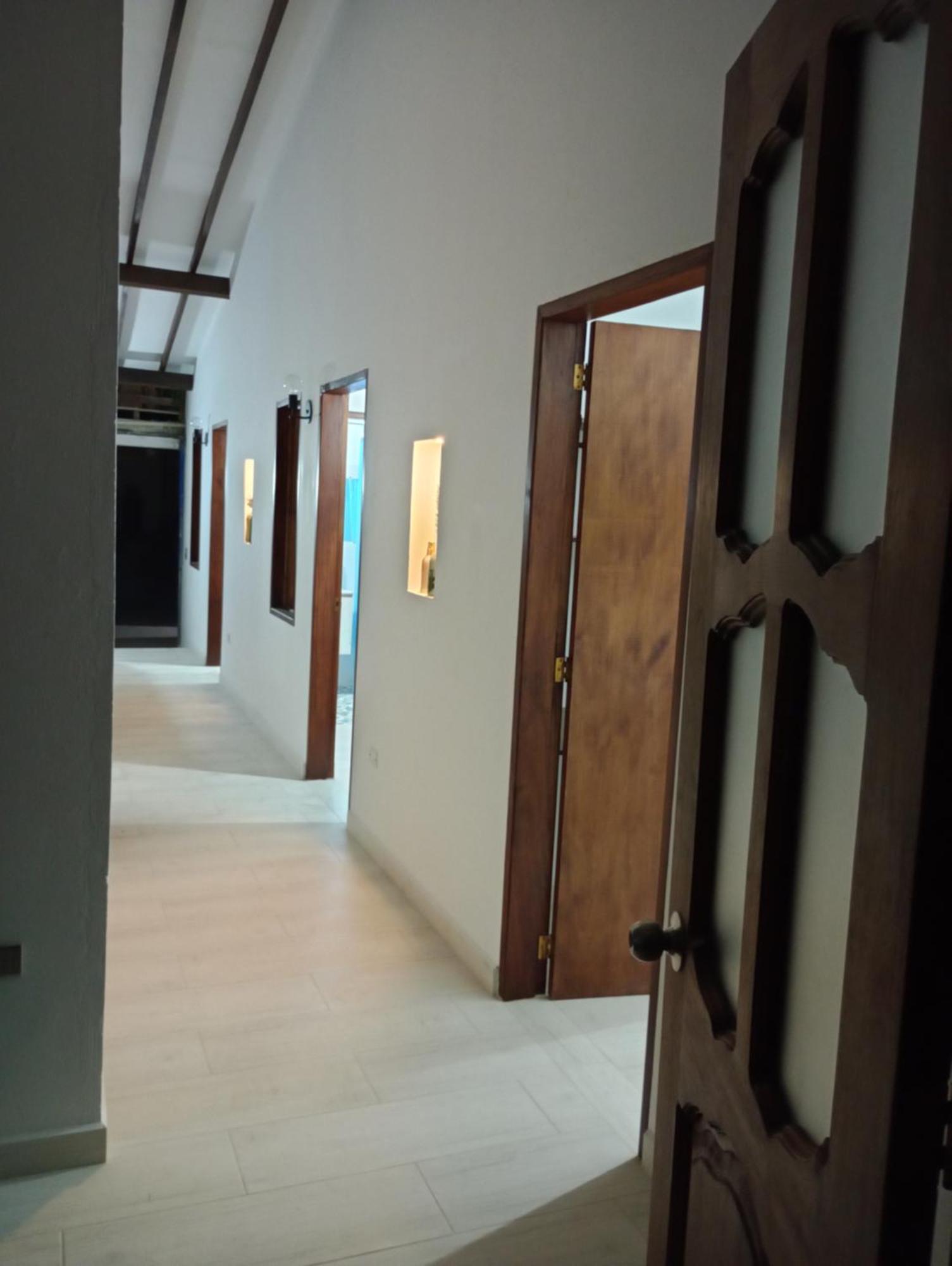 Hostal Famihotel Fundadores خاردين المظهر الخارجي الصورة
